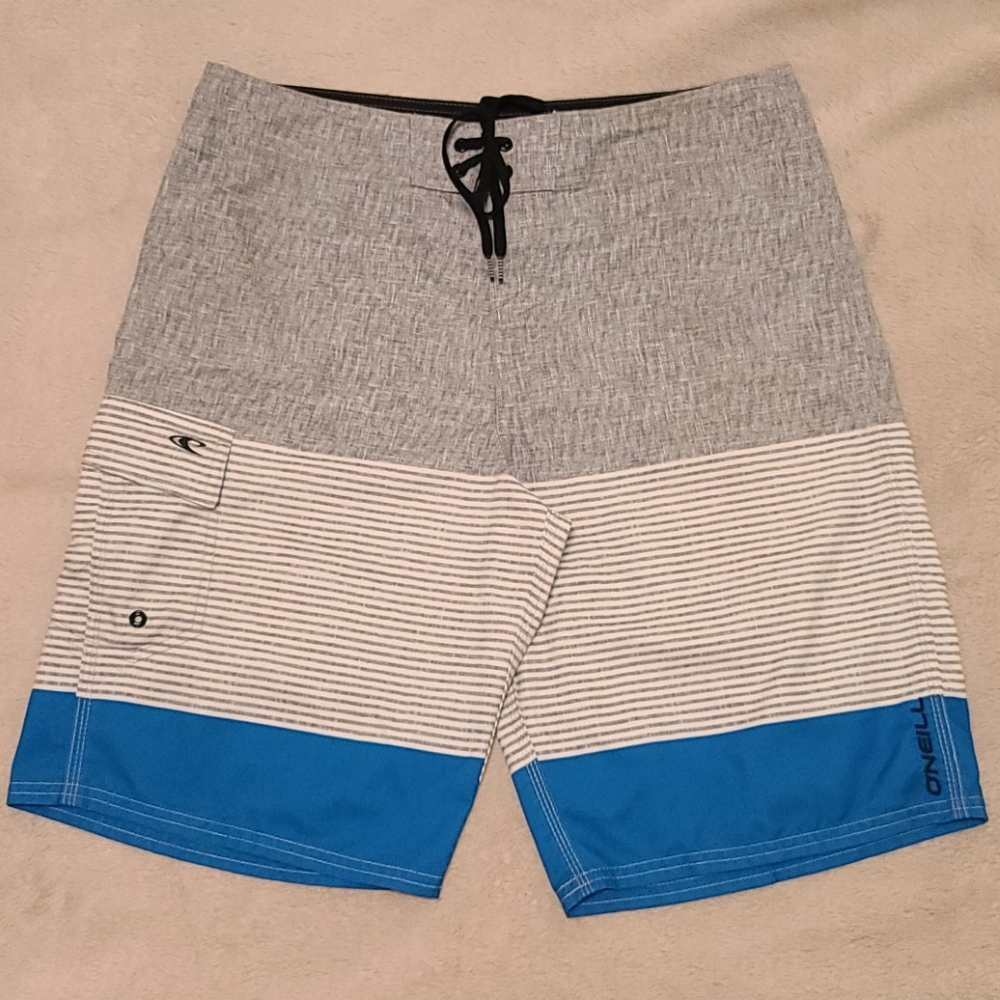 Mens O'neill size 32 blue striped boardshort